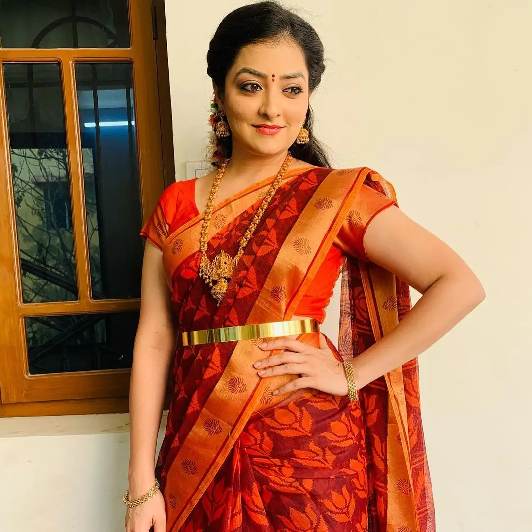 ETV Abhiruchi Madhuri Kandavalli In Orange Saree Blouse